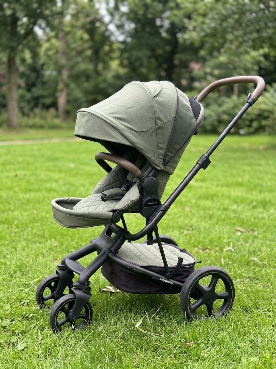 Easywalker Harvey 3 kinderwagen - Zo goed als nieuw, Kinderen en Baby's, Kinderwagens en Combinaties, Gebruikt, Verstelbare duwstang