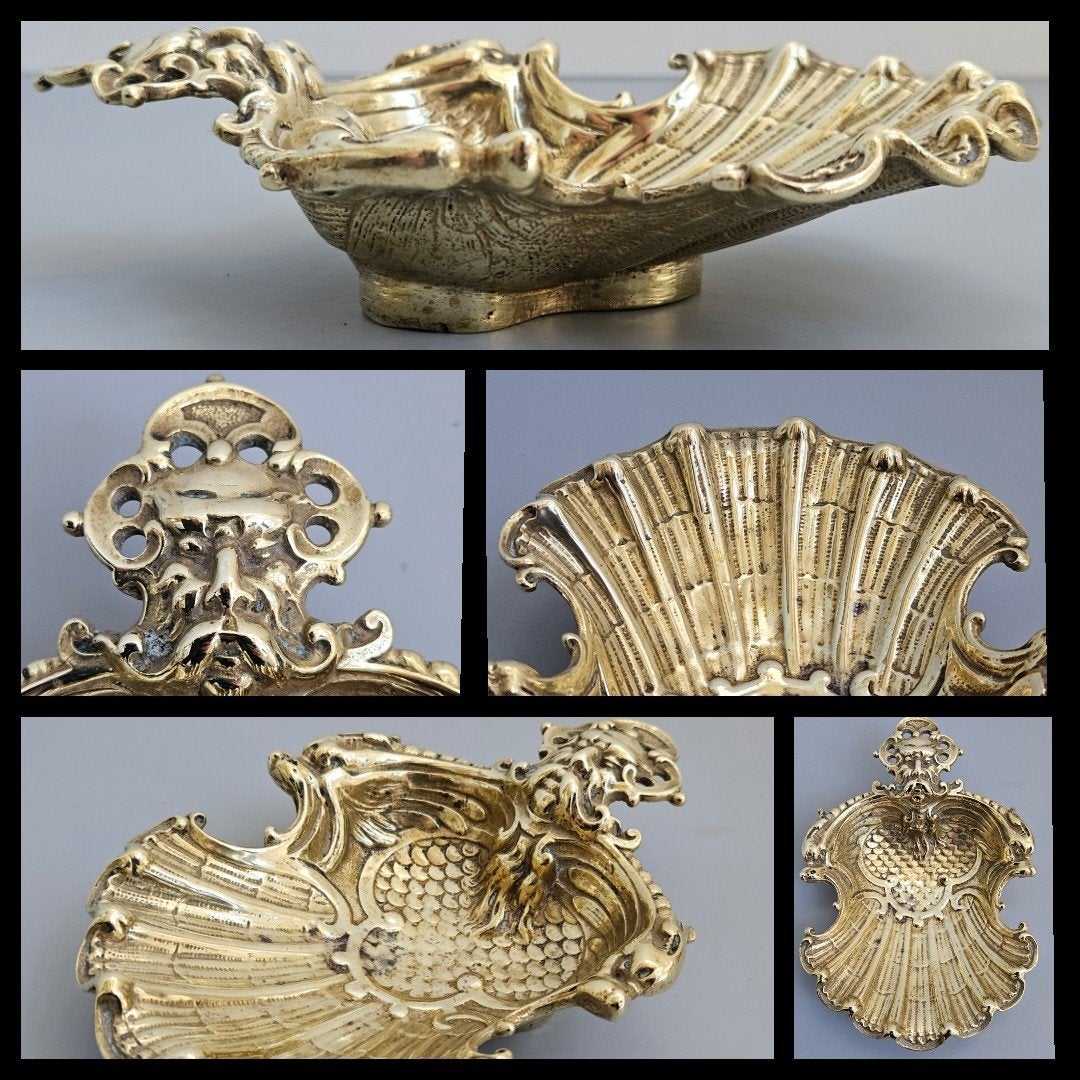 Antiek koper, rijk gedecoreerd koperen schaaltje, schelpvorm, Ophalen of Verzenden, Koper