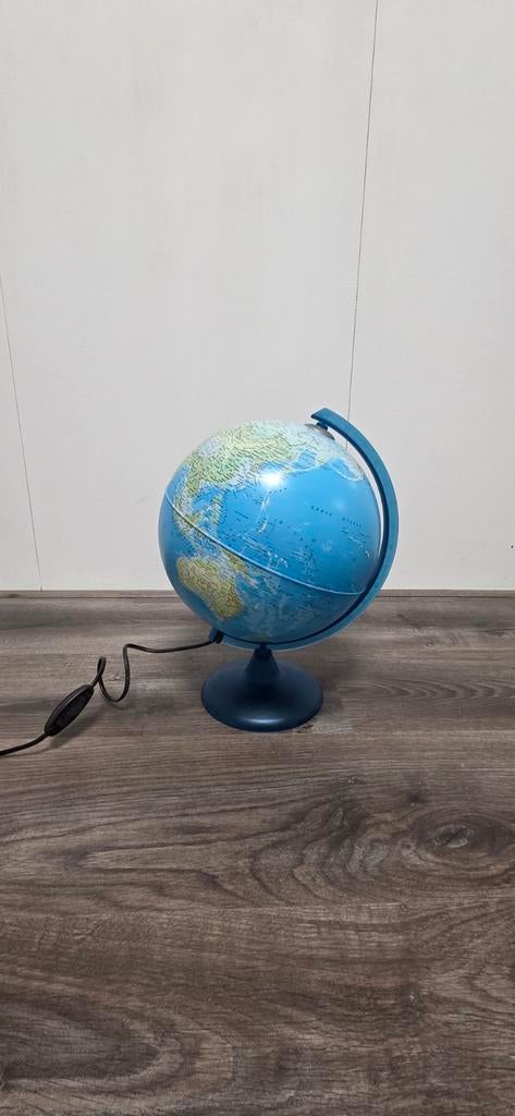 Verlichte Wereldbol - Educatief en Decoratief, Ophalen, Verlicht, Gebruikt