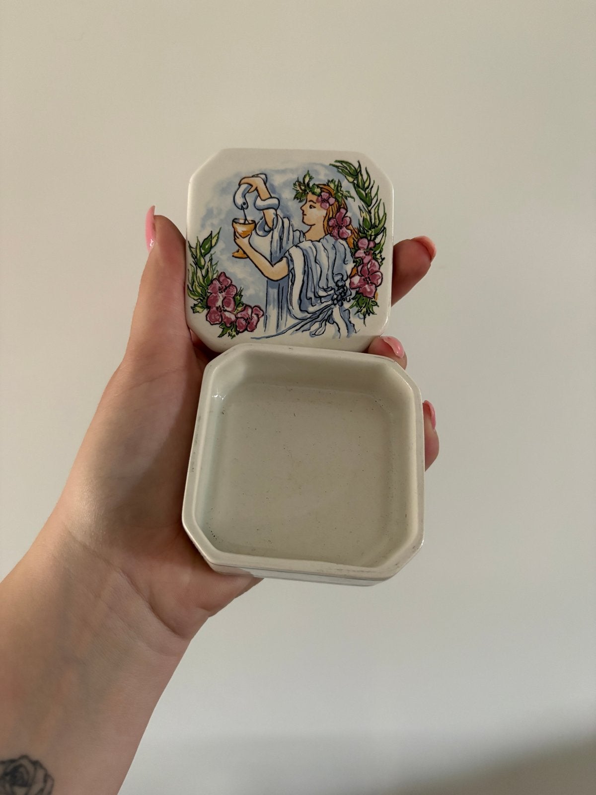 Regina Handwerk Holland Cammeleplay Porseleinen Doosje, Ophalen