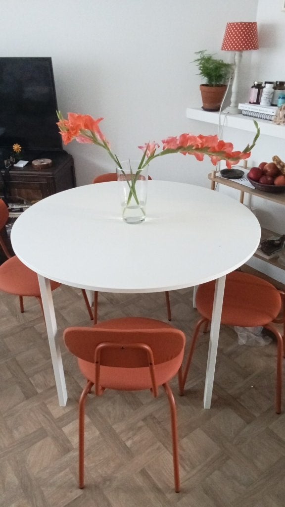 Vihals tafel ikea wit zgan, Ophalen, Rond, Zo goed als nieuw, Vier personen