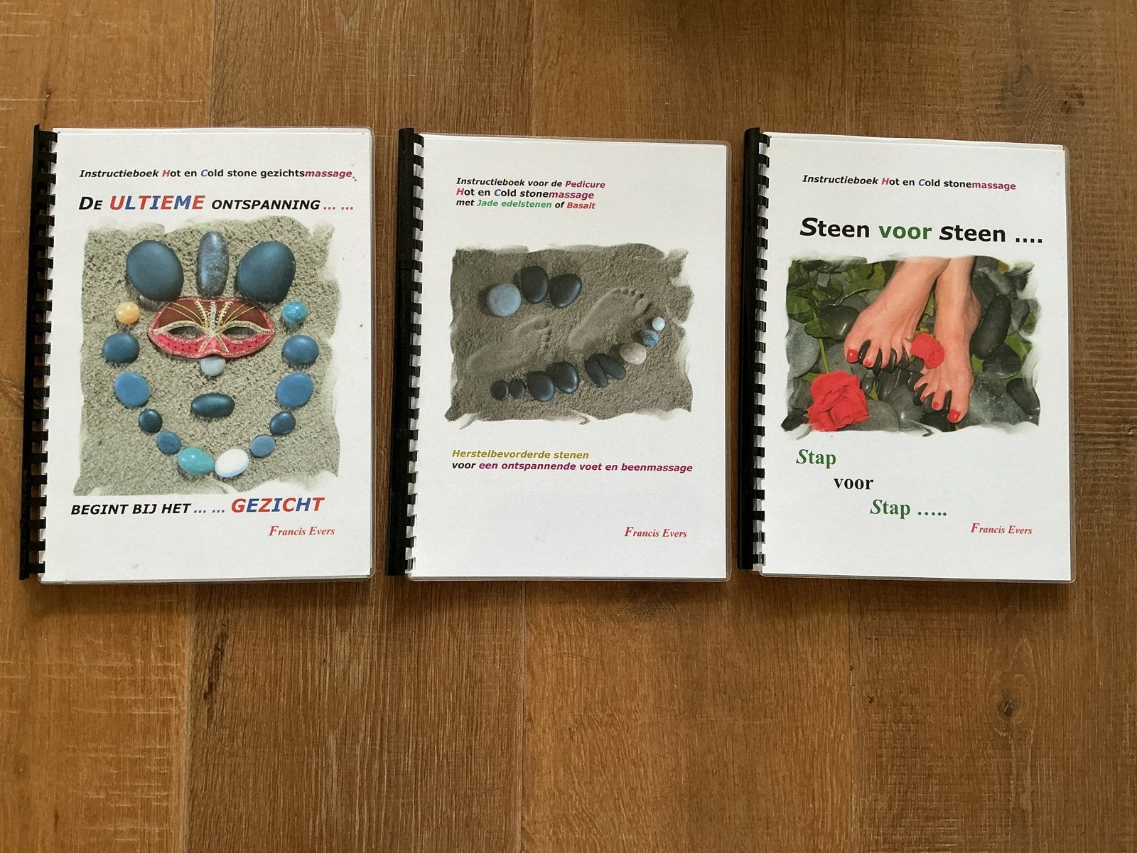 Instructieboeken Hot & Cold Stone Massage (3 stuks), Ophalen of Verzenden, Gelezen, Overige typen