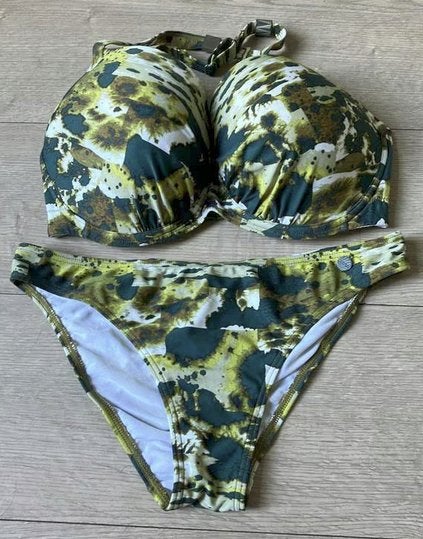 Beachlife bikini cup f broekje 38 	€ 17,50, Ophalen of Verzenden, Zo goed als nieuw, Bikini