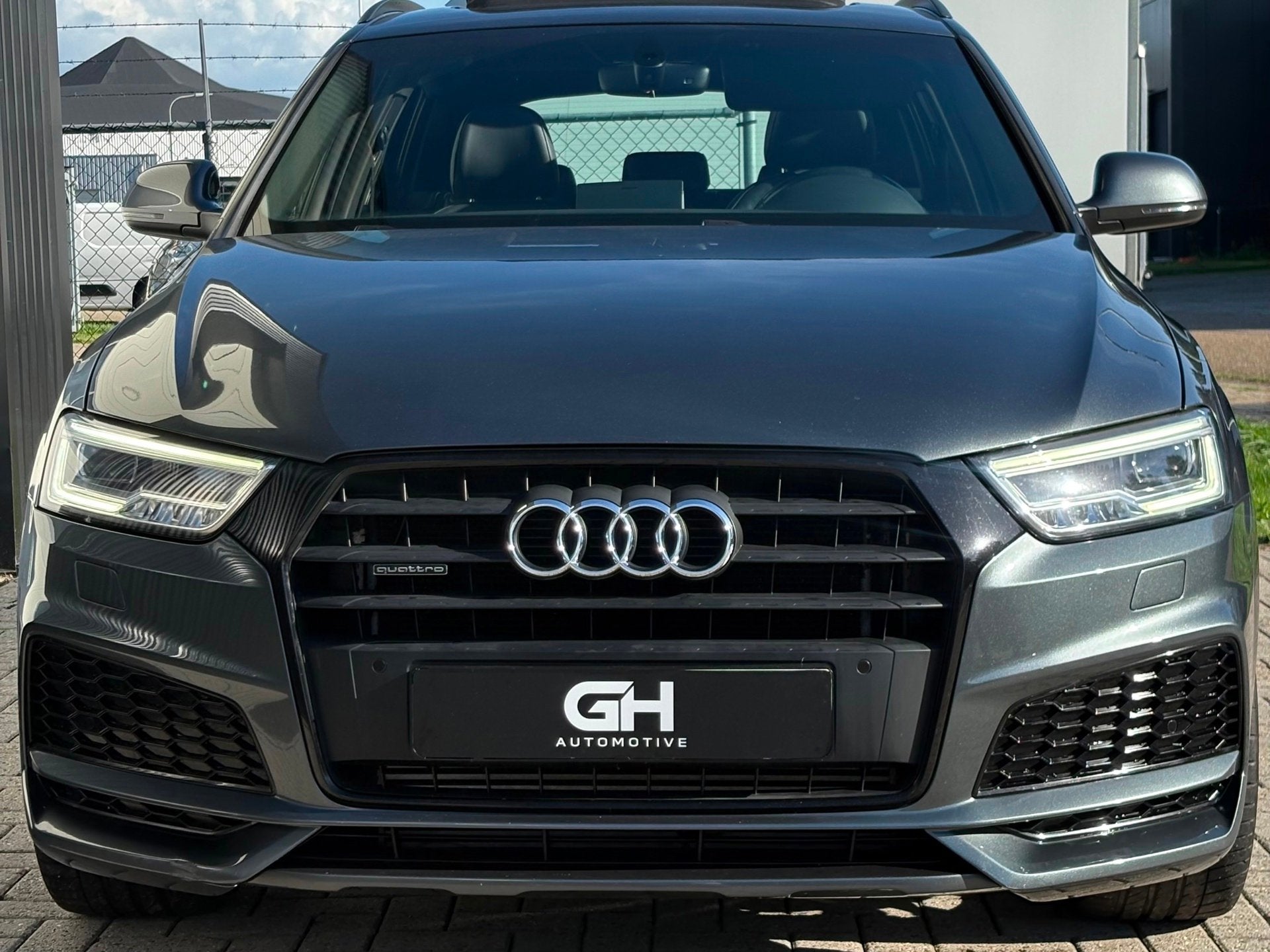Audi Q3 2.0 TFSI quattro Sport S Line Edition, Auto's, Automaat, Dealer onderhouden, 15 km/l, Gebruikt