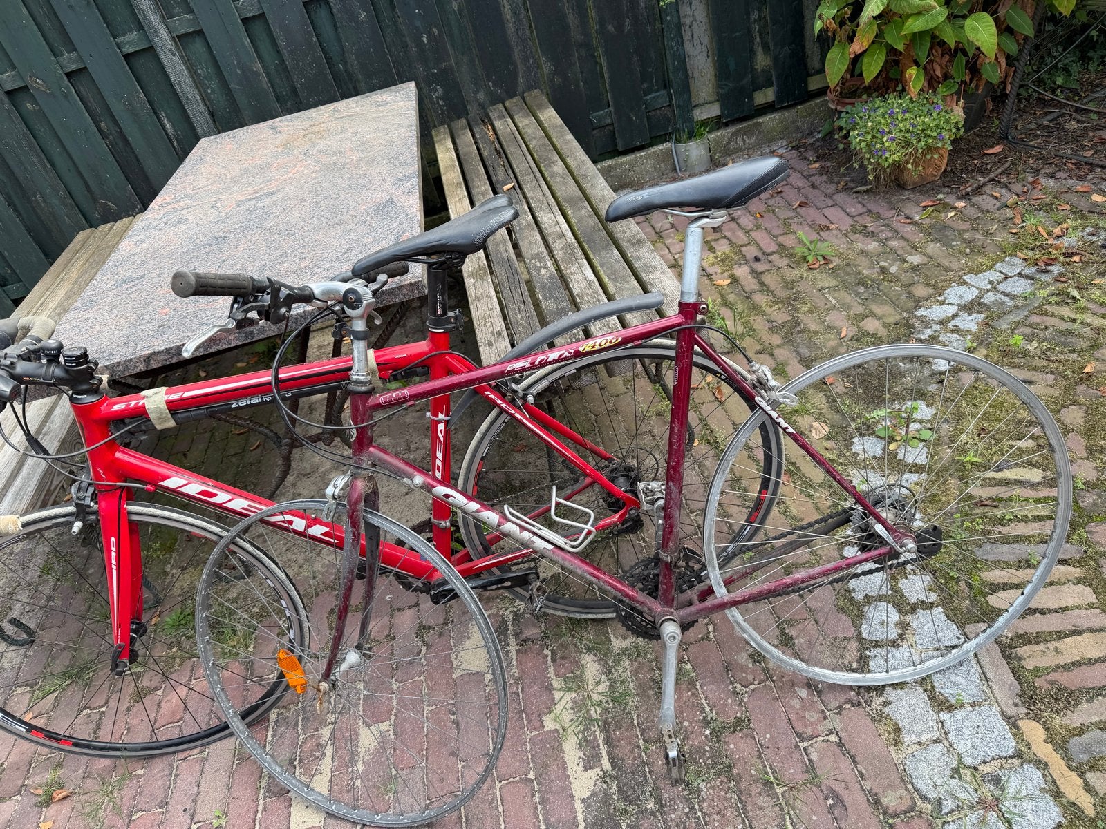 2 vintage mountainbikes, giant peleton 7400 en ideal stage, Fietsen en Brommers, Fietsen | Racefietsen, Ophalen, Gebruikt, Giant