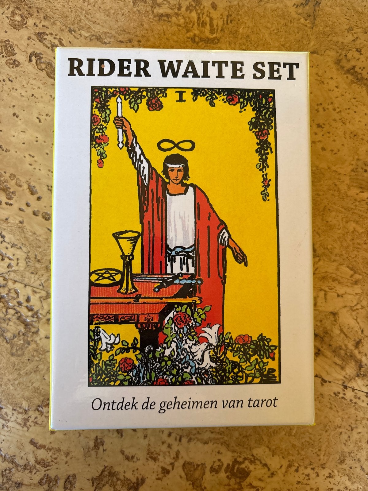 Rider Waite Tarot Set met boek en kaarten, Boeken, Ophalen of Verzenden, Zo goed als nieuw, Tarot of Kaarten leggen, Instructieboek