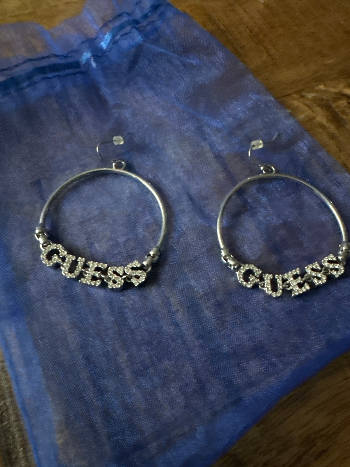 Guess oorbellen met strass, Sieraden, Tassen en Uiterlijk, Overige materialen, Hangers, Ophalen of Verzenden, Zo goed als nieuw