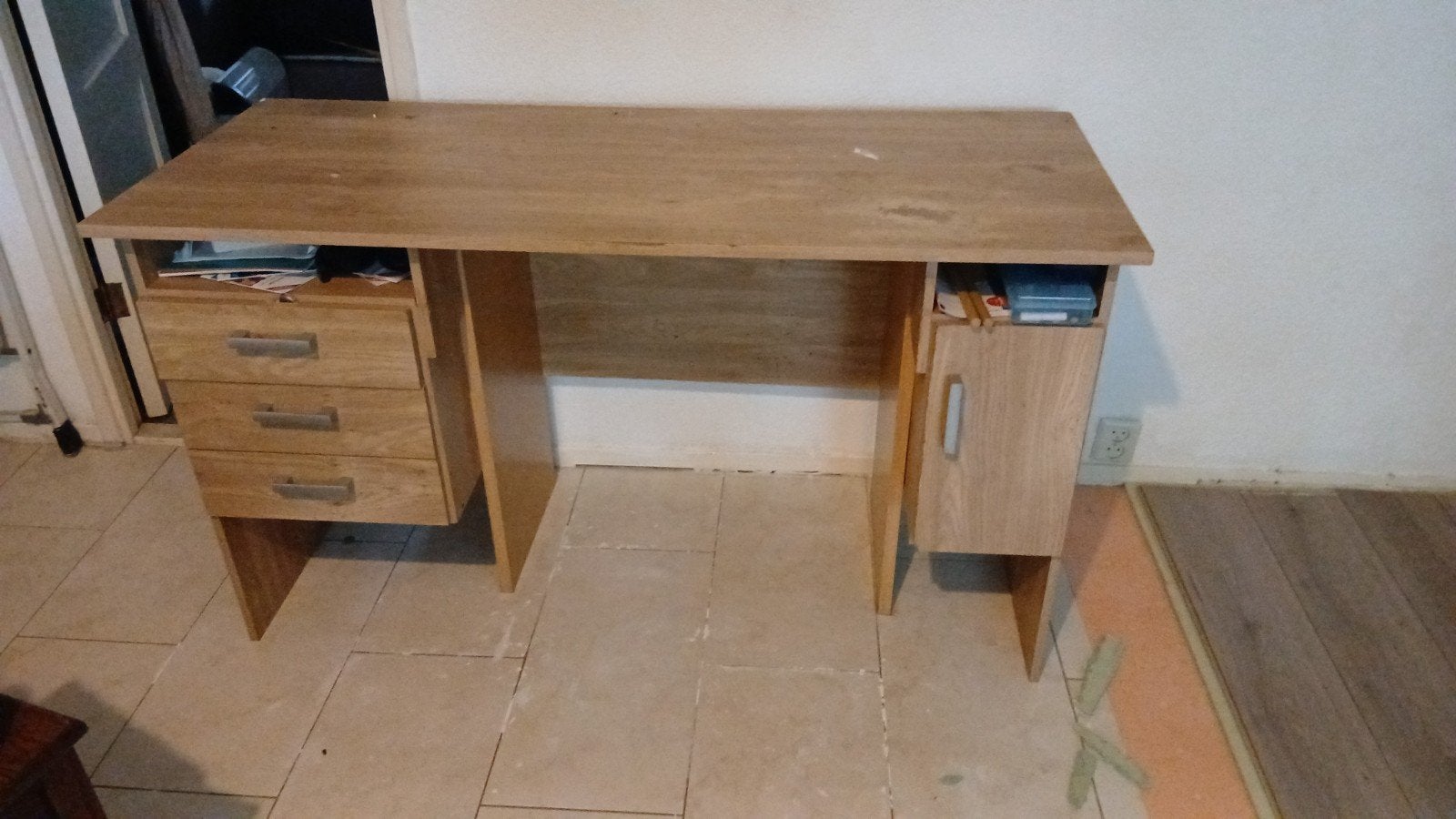 Houten bureau met lades en kastje, Ophalen, Met lades, 58 cm, Gebruikt