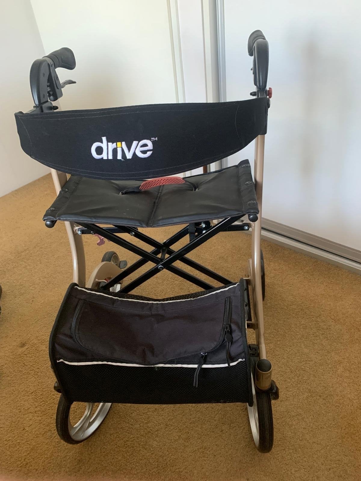 Drive Nitro Rollator -Lichtgewicht 7kg - Zgan - incl tas, Diversen, Ophalen, Opvouwbaar, Zo goed als nieuw