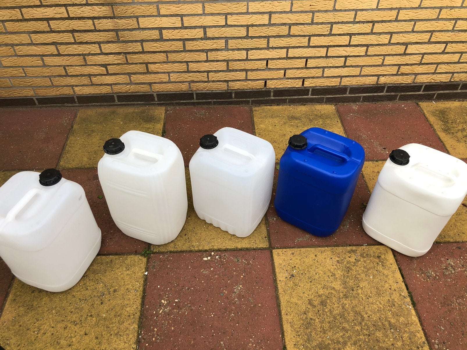 UN gekeurde plastic jerrycans - 20 liter, Ophalen of Verzenden