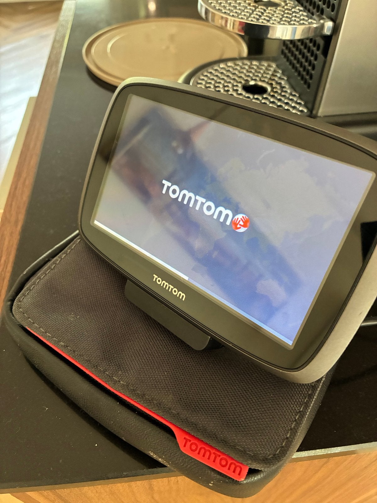 TomTom GO 510 Navigatiesysteem met Wereldkaarten, Auto diversen, Ophalen of Verzenden, Zo goed als nieuw