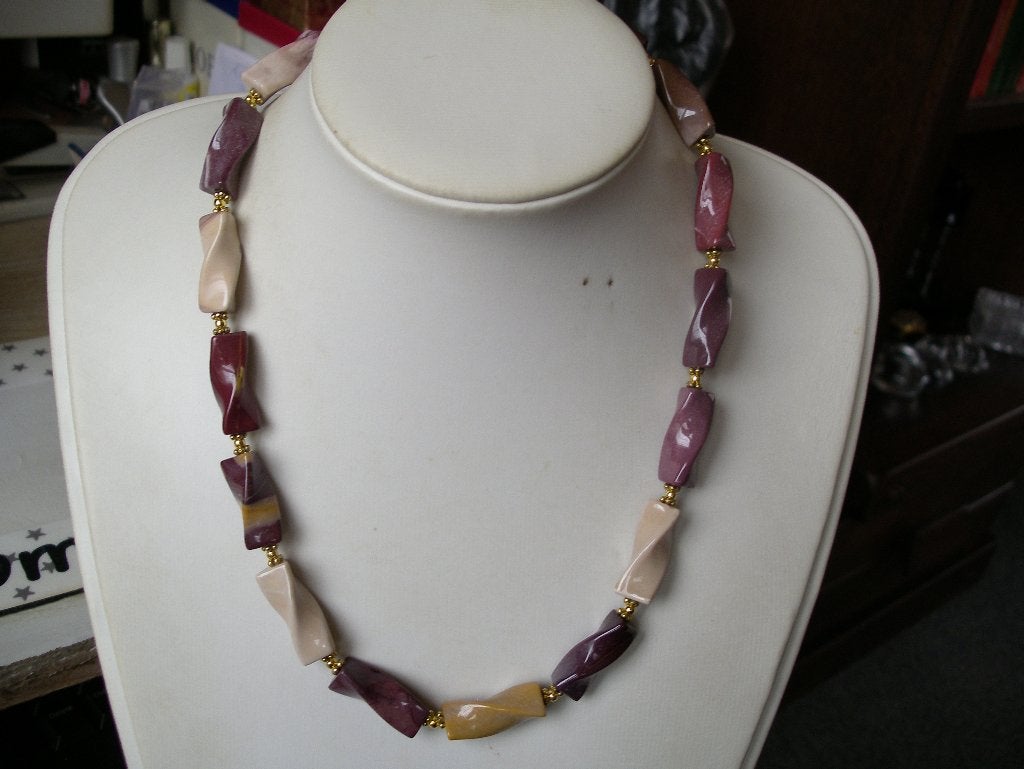 Een mooie Mookaiet edelstenen ketting, Sieraden, Tassen en Uiterlijk, Antieke sieraden, Verzenden, Overige materialen, Ketting