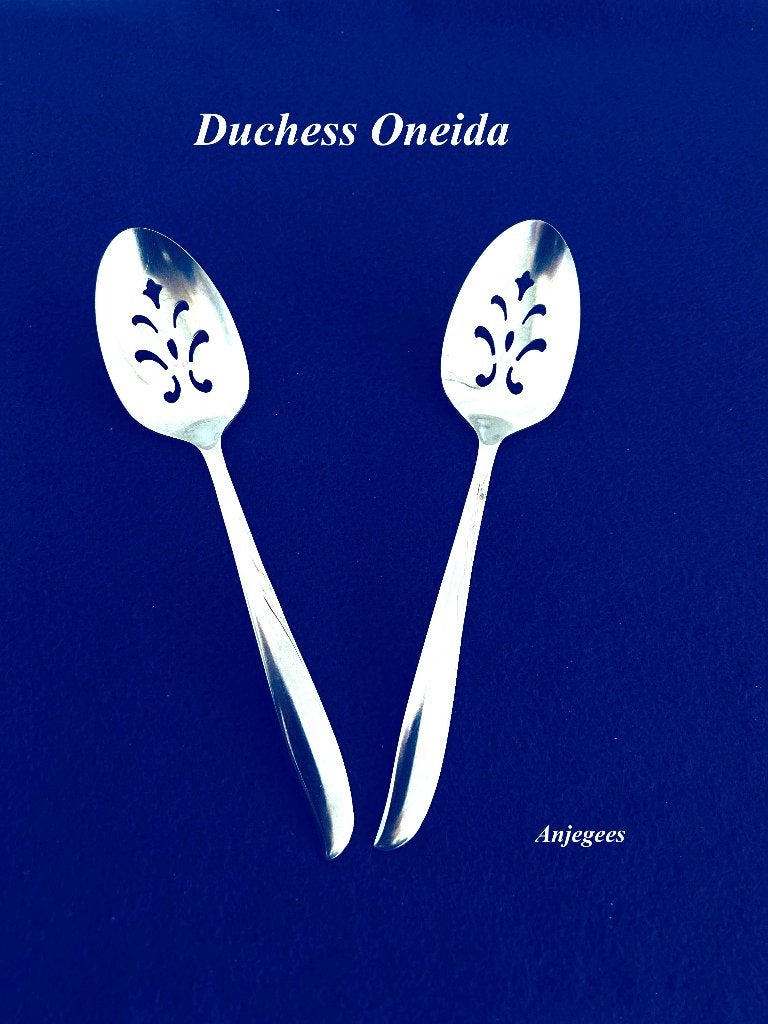 2x Duchess Stainless Oneida Natfruitschep € 7,50 per stuk, Ophalen