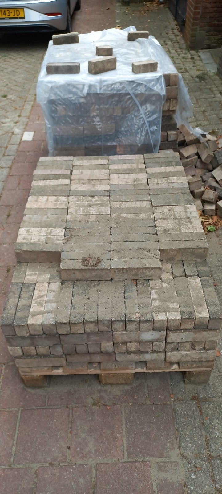 Waaltjes rood/paard en geel, Ophalen, Gebruikt, Beton, Klinkers