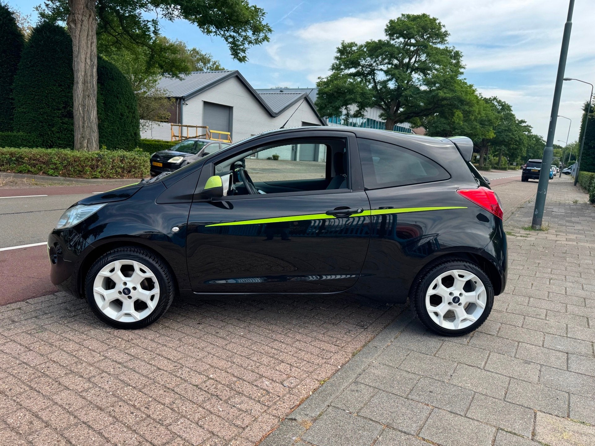 Ford Ka 1.2 Titanium A-C Elek Pakket Lmv Spoiler Nw Apk, Auto's, Voorwielaandrijving, Stof, Gebruikt, 4 cilinders