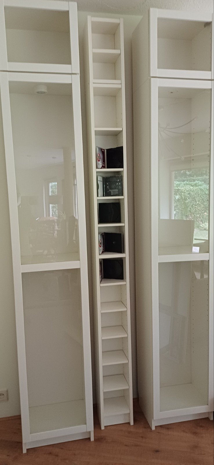 Witte vitrinekasten met glazen deuren en CD-rek, Ophalen, 200 cm of meer, Overige houtsoorten, Modern