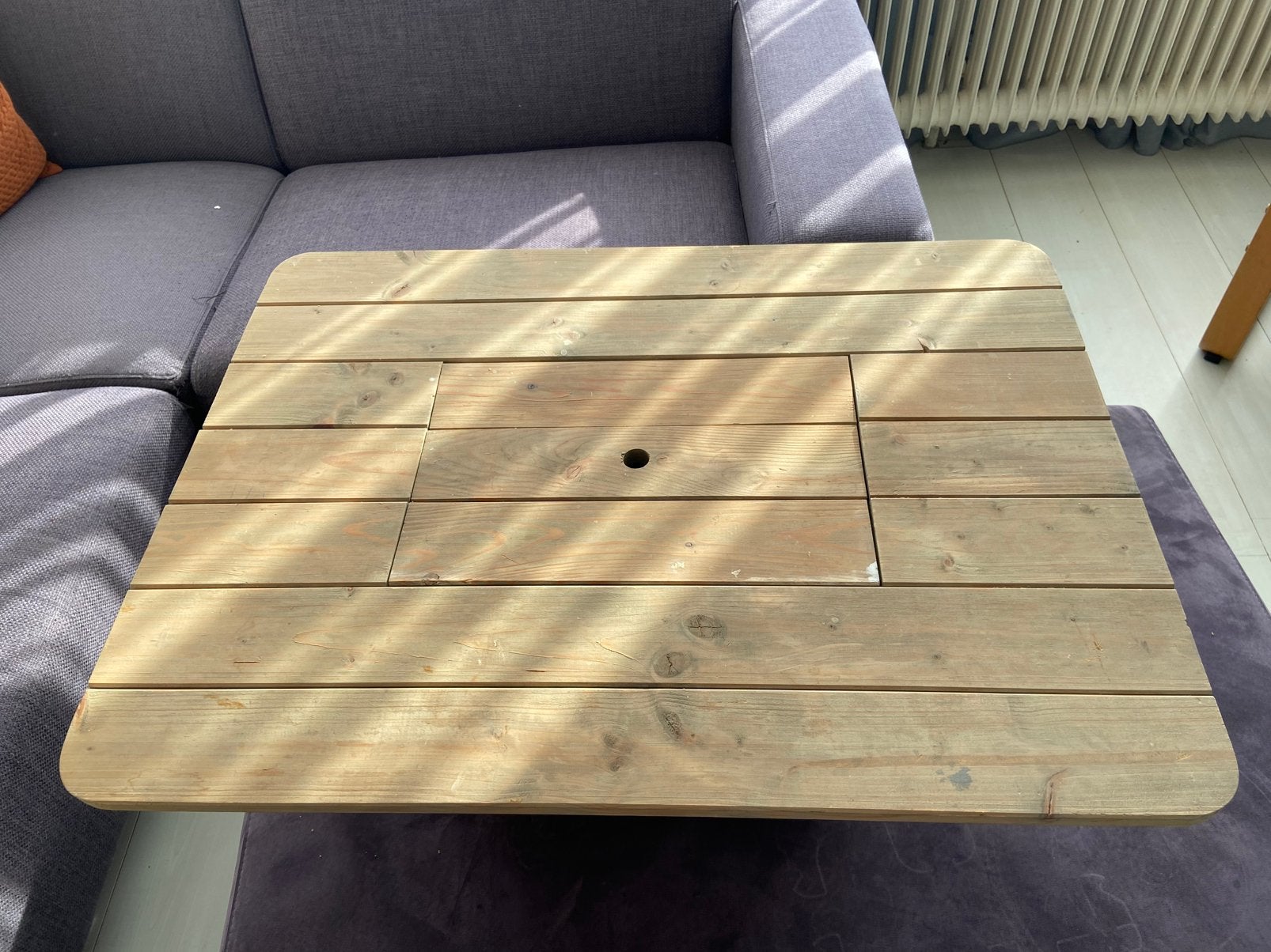 Biertafel van hout voor kratten, Ophalen, In hoogte verstelbaar, Zo goed als nieuw