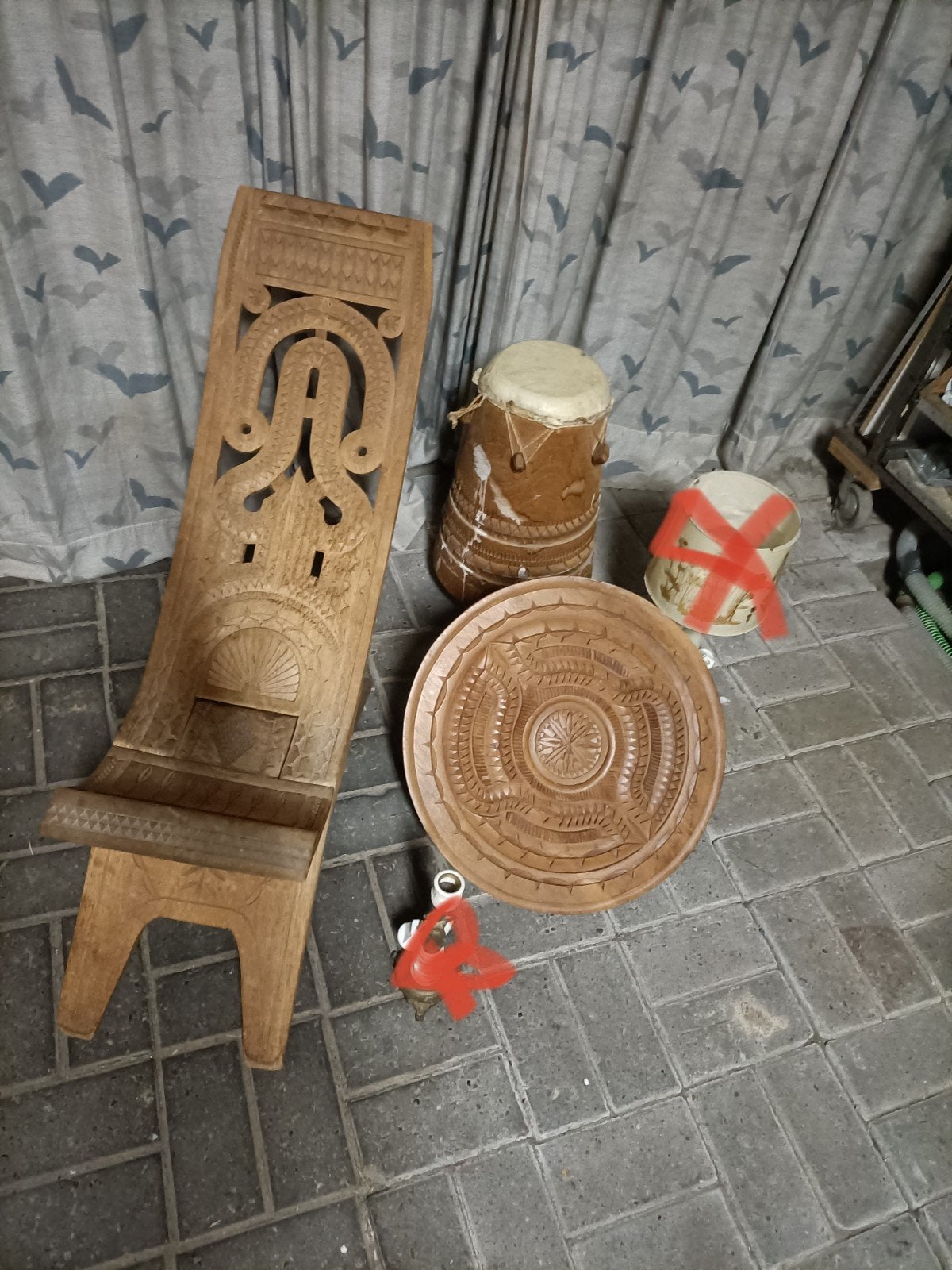 Surinaams Houtsnijwerk: Stoel, Apintie en Schaal, Ophalen, Houtsnijwerk, Handgemaakt, Hout