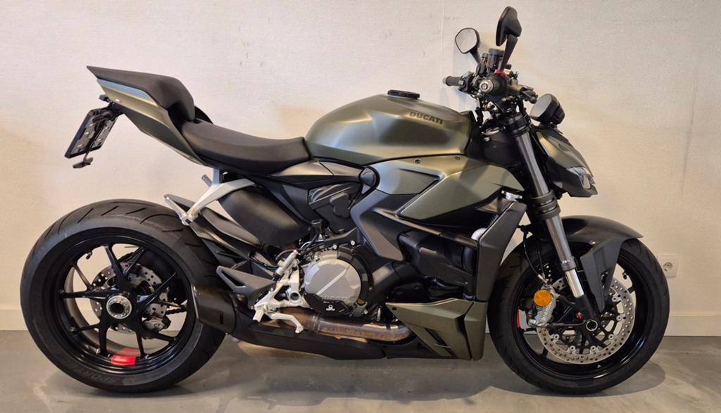 Ducati Streetfighter V2 carbon full option, 2 cilinders, Occasion, Motorrijbewijs A, Bedrijf