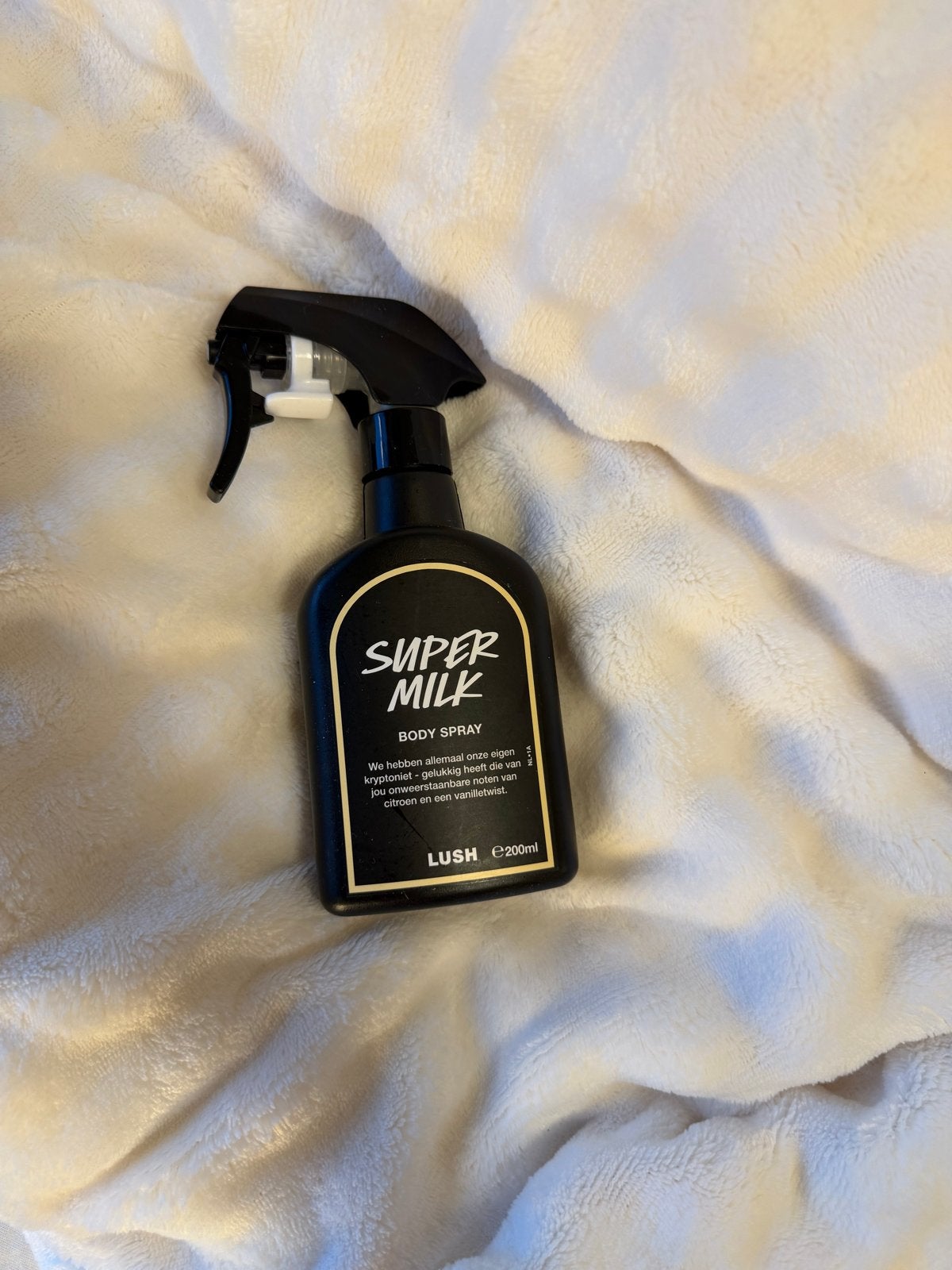 Lush Super Milk Body Spray - Nieuw, Ophalen of Verzenden, Nieuw, Deodorant of Bodyspray