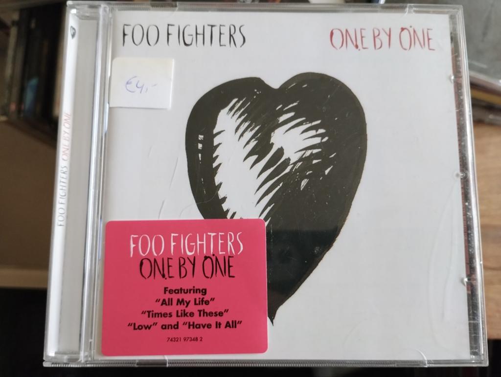 Foo Fighters - One By One CD, Ophalen of Verzenden, Zo goed als nieuw, Alternative