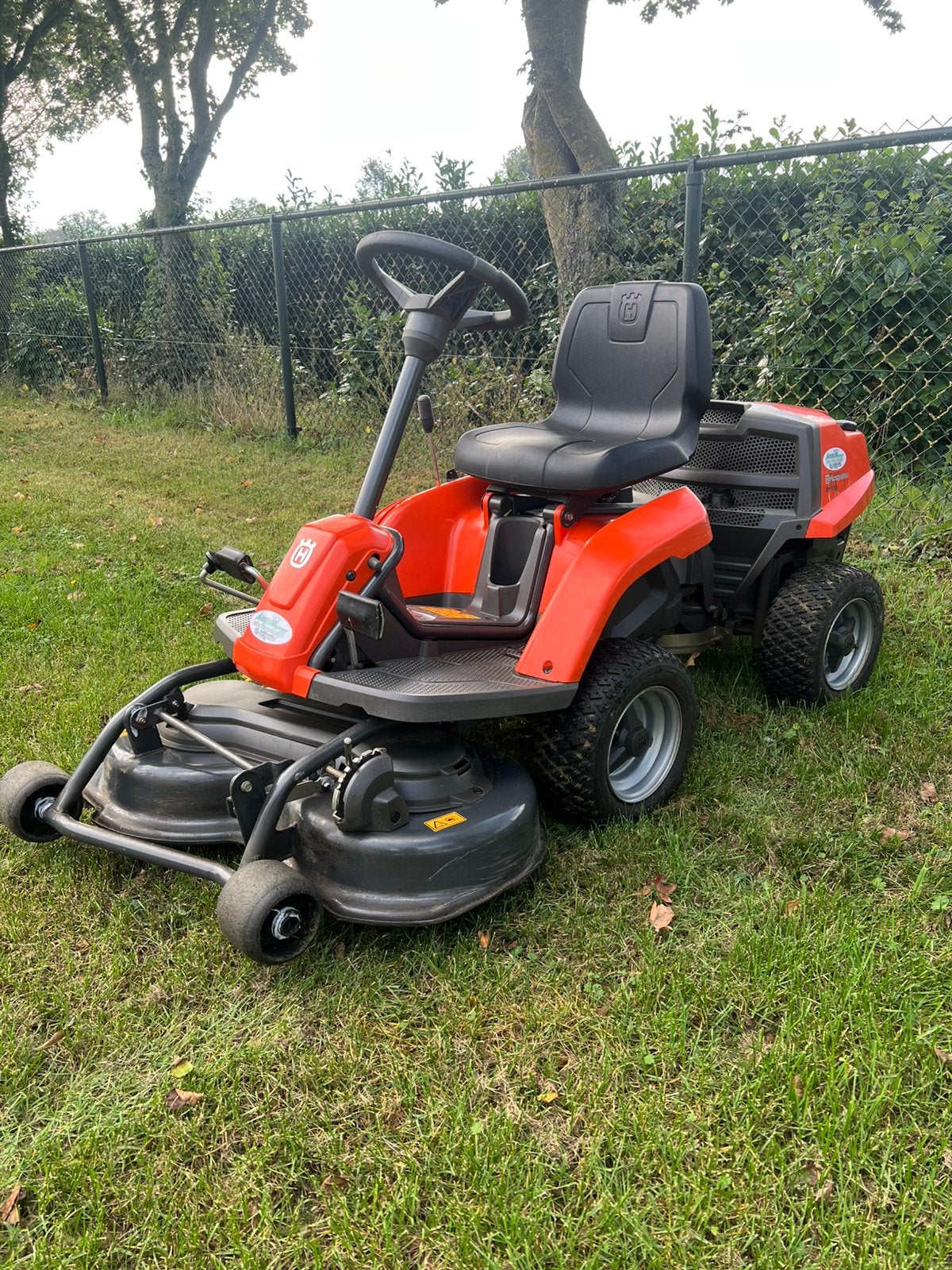 Nette en goedde Husqvarna Rider R111B zitmaaier frontmaaier