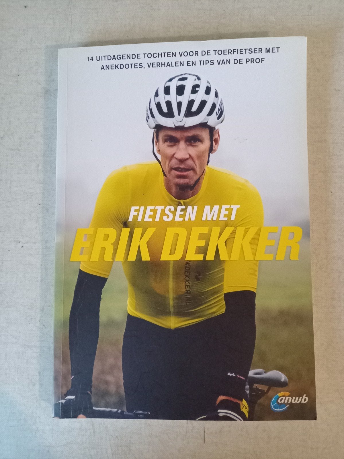 Fietsen met Erik Dekker - 14 uitdagende tochten, Ophalen of Verzenden, Zo goed als nieuw, Erik Dekker
