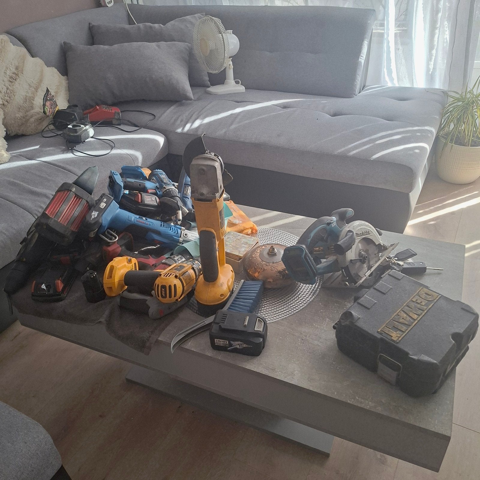 Grote partij gereedschap, accu's en opladers - ongetest, Ophalen of Verzenden, Gebruikt, Overige schalen, Onderdeel