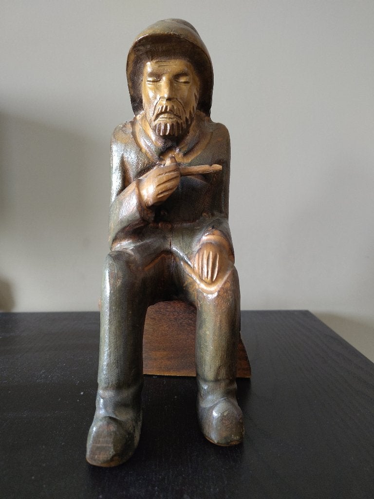 Houten beeldje, rokende visser, Antiek en Kunst, Ophalen, Houtsnijwerk, 20 - 50 cm, Scène
