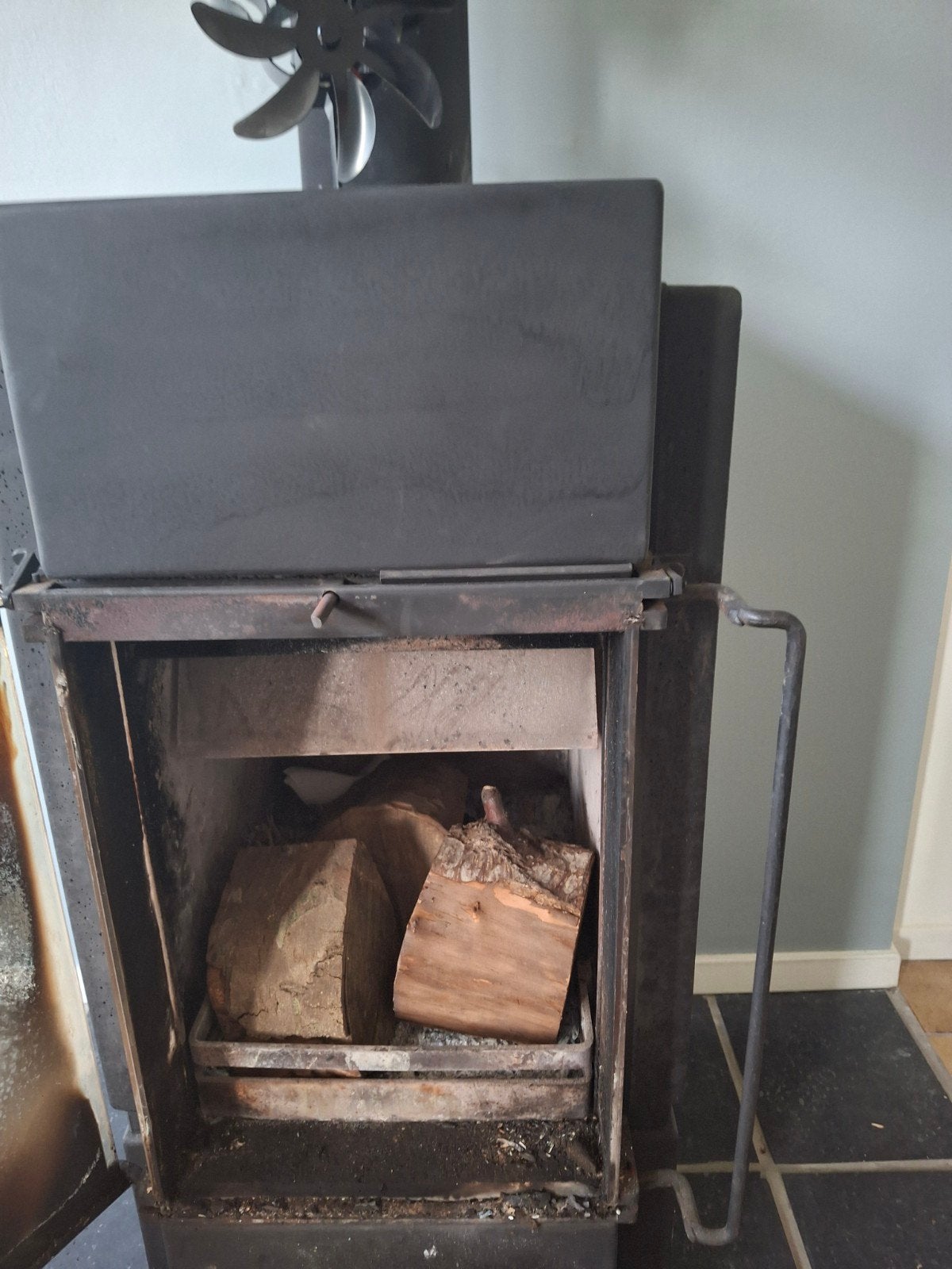 Harrie Leenders Houtkachel met warmtehoudende platen, Ophalen of Verzenden, Gebruikt, Vrijstaande haard, Houthaard