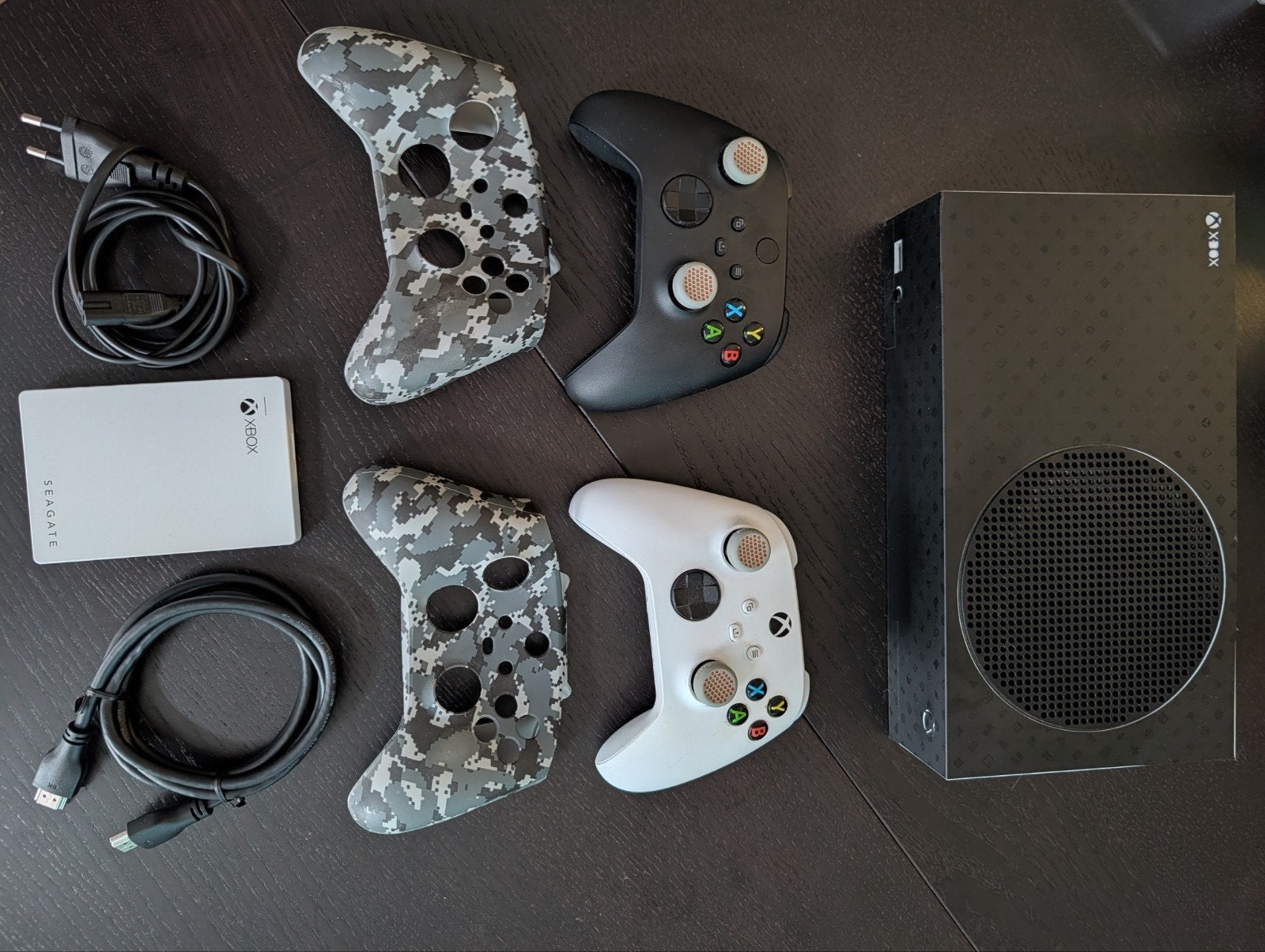 Xbox Series S met 2 controllers en Seagate 2gb uitbreiding