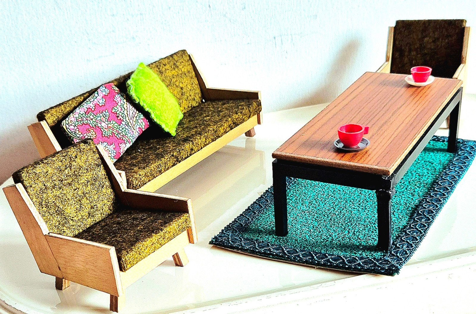 Vintage poppenhuis meubels bankstel hout mid century retro, Ophalen of Verzenden, Gebruikt, Gebruiksvoorwerp