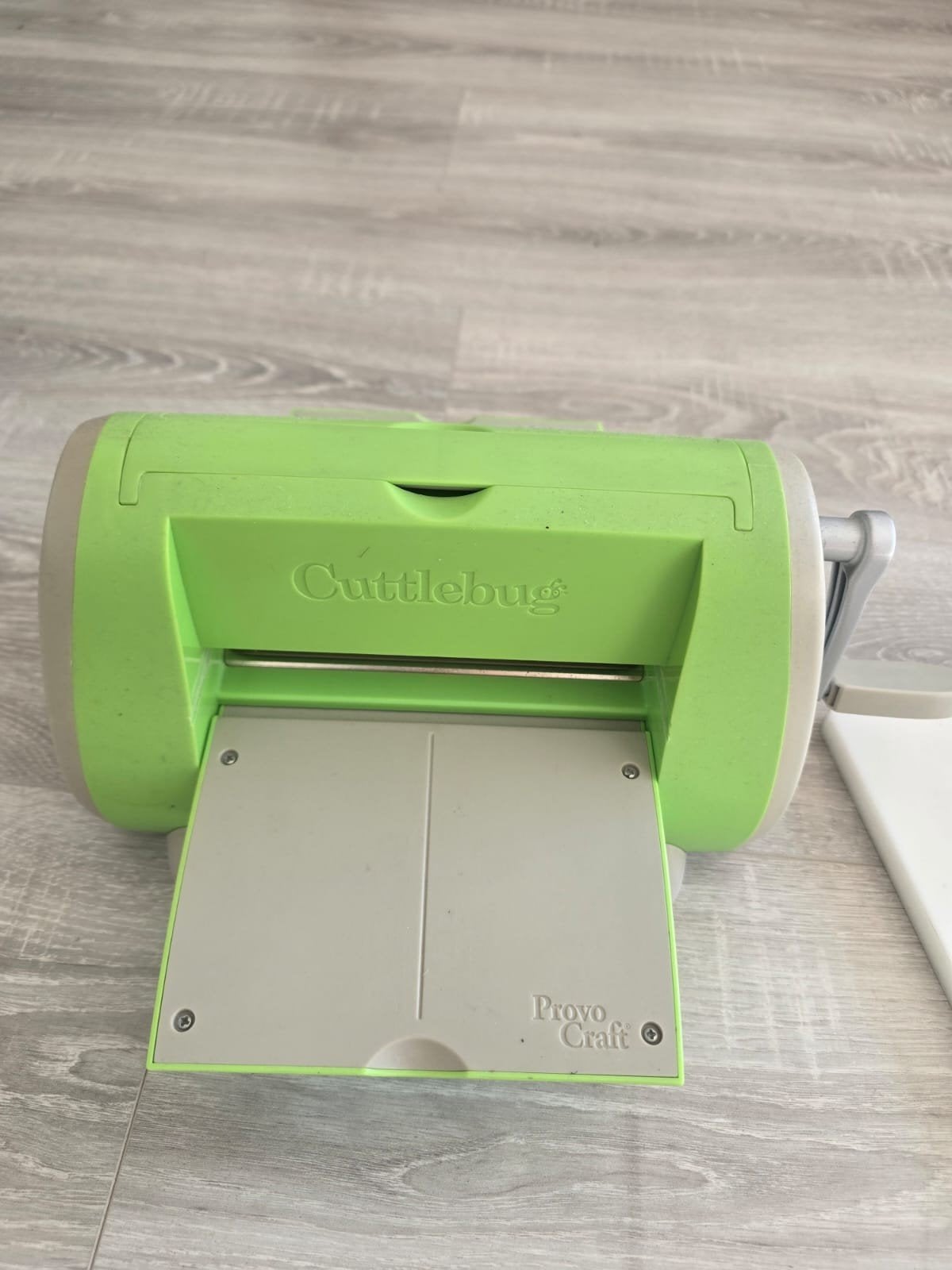 Cuttlebug A5 Stansmachine - Compleet en Goed Werkend, Geschikt voor snijden, Gebruikt, Groen, Ophalen of Verzenden