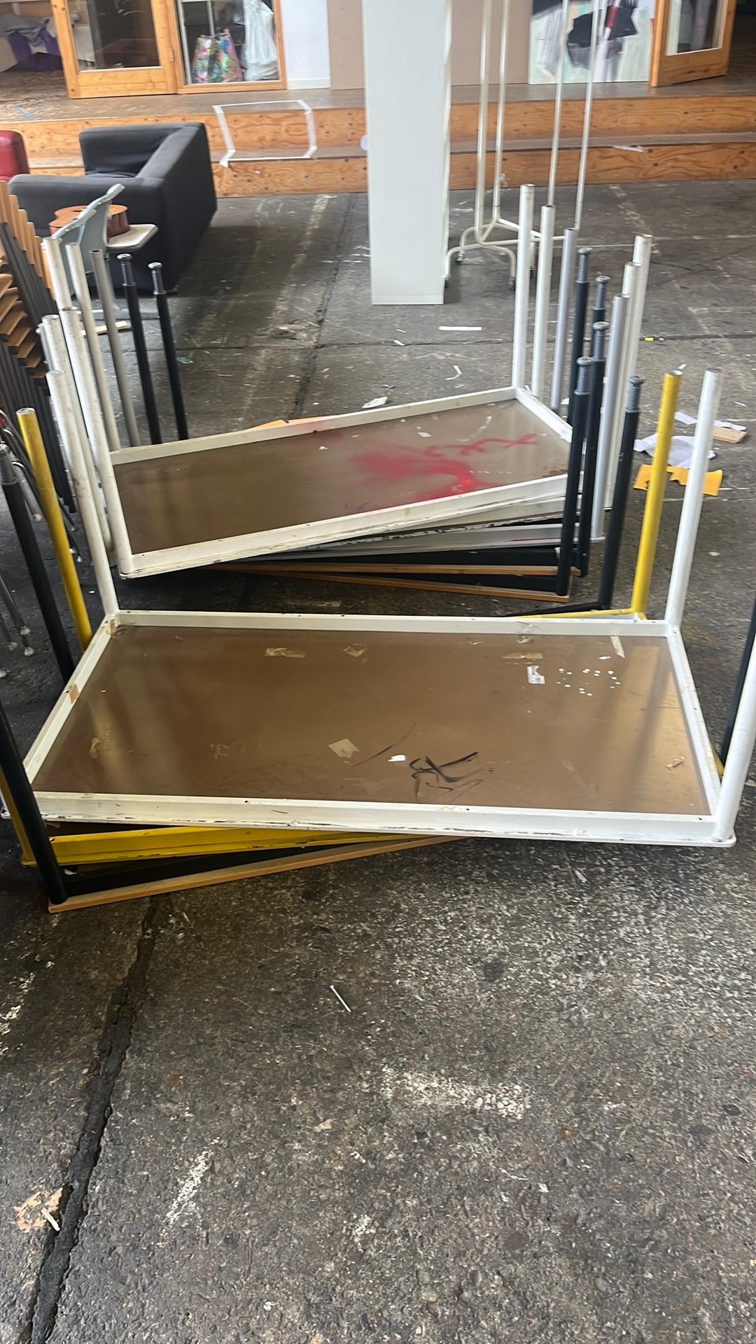 Tafels gratis, Huis en Inrichting, Tafels | Sidetables, Ophalen, Gebruikt, 100 tot 150 cm, 75 cm of meer