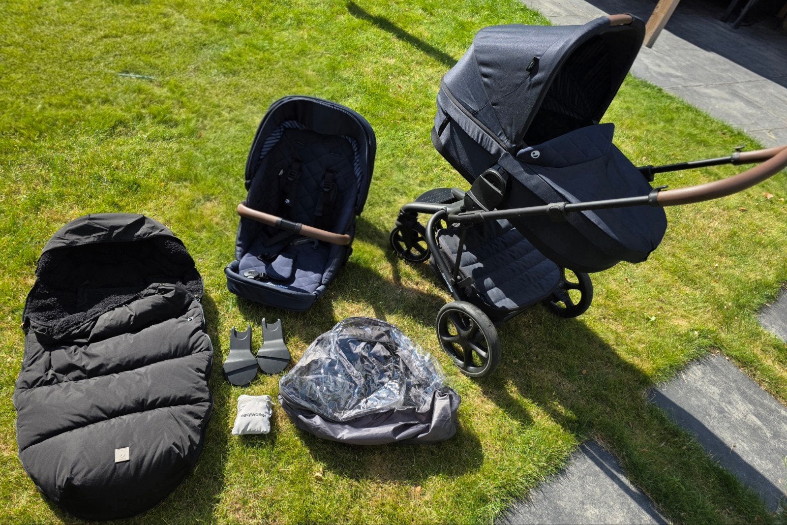 Easywalker Harvey3 Premium: kinderwagen 3-in-1 met extra's, Kinderen en Baby's, Verstelbare duwstang, Zo goed als nieuw, Combiwagen