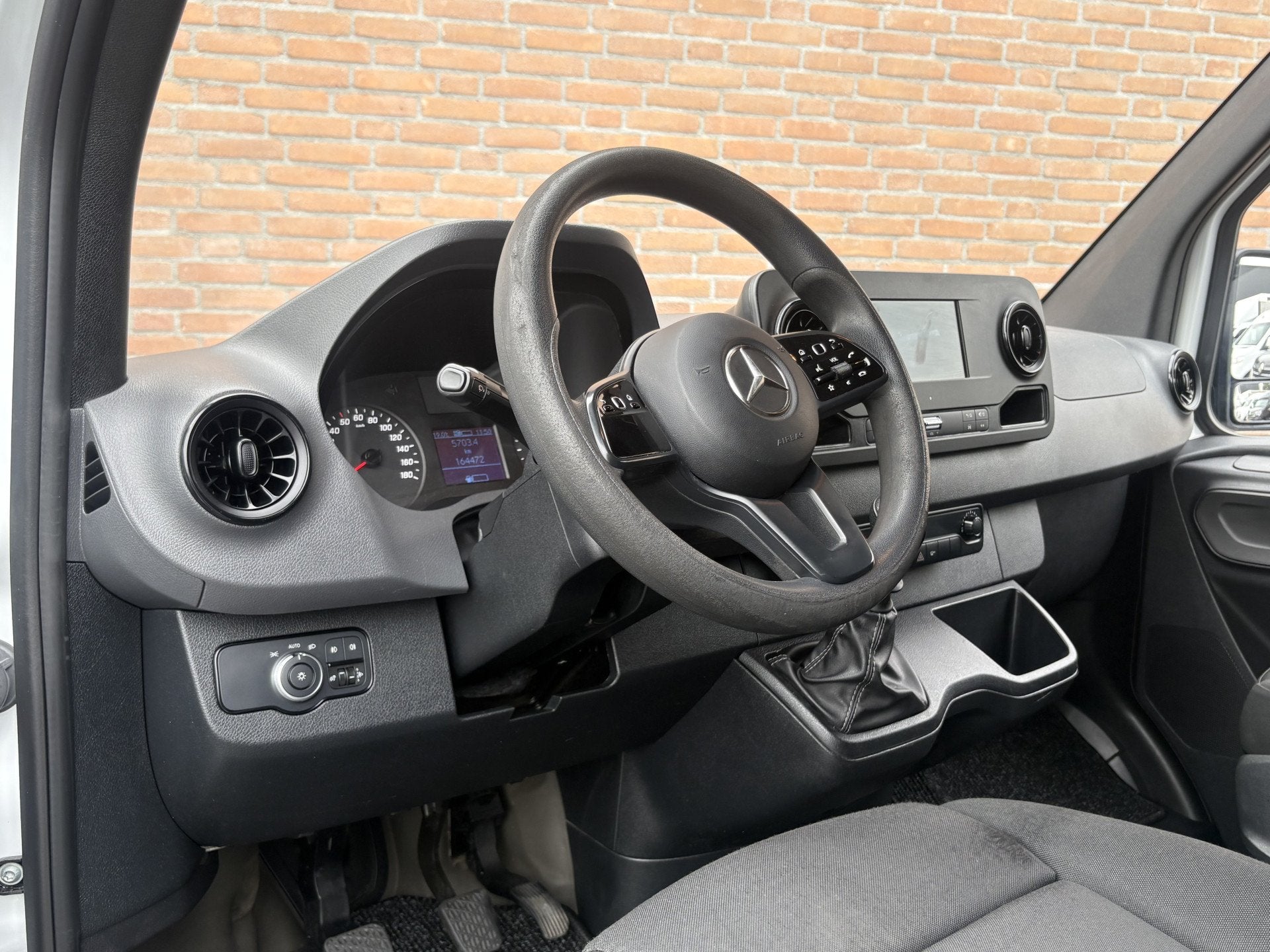 Foto 2 van Mercedes-Benz Sprinter 315CDI 150PK L2H2 / M-Bux / Carplay /