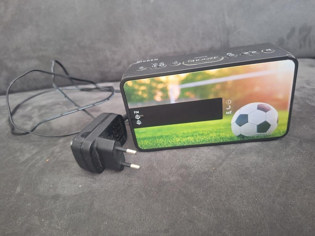 Wekker met voetbalthema - Bigben, Witgoed en Apparatuur, Wekkers, Ophalen of Verzenden, Gebruikt, Digitaal