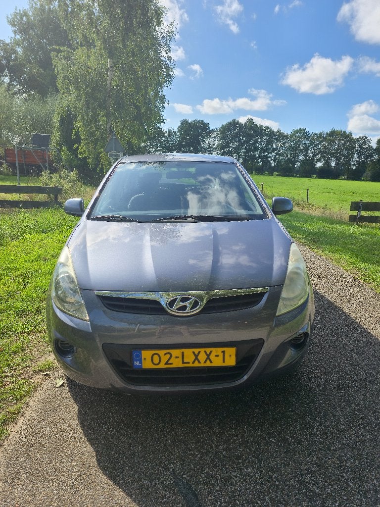 Hyundai i20 1.4 101PK | 102.796 km | Airco | Trekhaak, Auto's, Voorwielaandrijving, 40 €/maand, Zwart, 4 cilinders