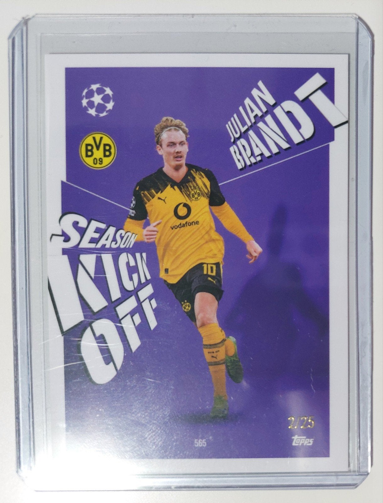 Julian Brandt Topps Total Football 2/25, Ophalen of Verzenden, Zo goed als nieuw, Buitenlandse clubs, Spelerskaart