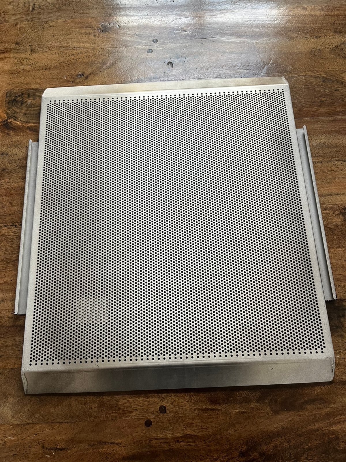 Grote geperforeerde bakplaat 53x57 cm van AMT Gastroguss, Ophalen of Verzenden, Zo goed als nieuw