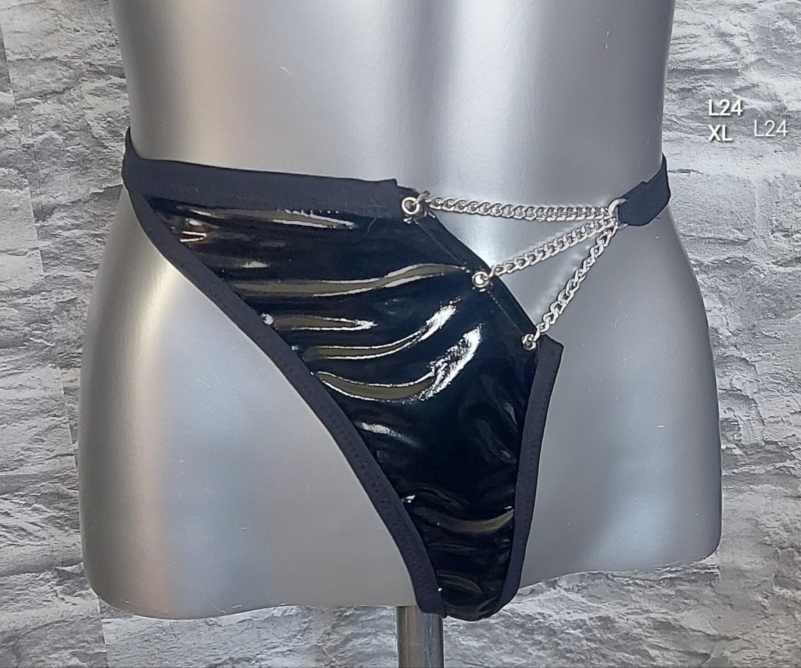 Kinky Zwarte glanzende lak string met kettingdetails, Onbekend, Ophalen of Verzenden, Zwart, String