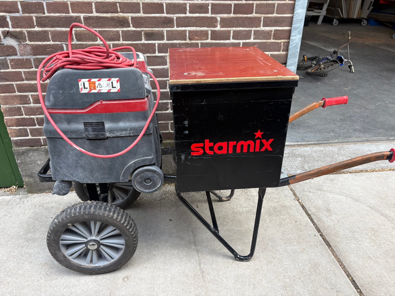 Kruiwagen voor starmix stofzuiger en evt een zaagmachine, Ophalen, Zo goed als nieuw
