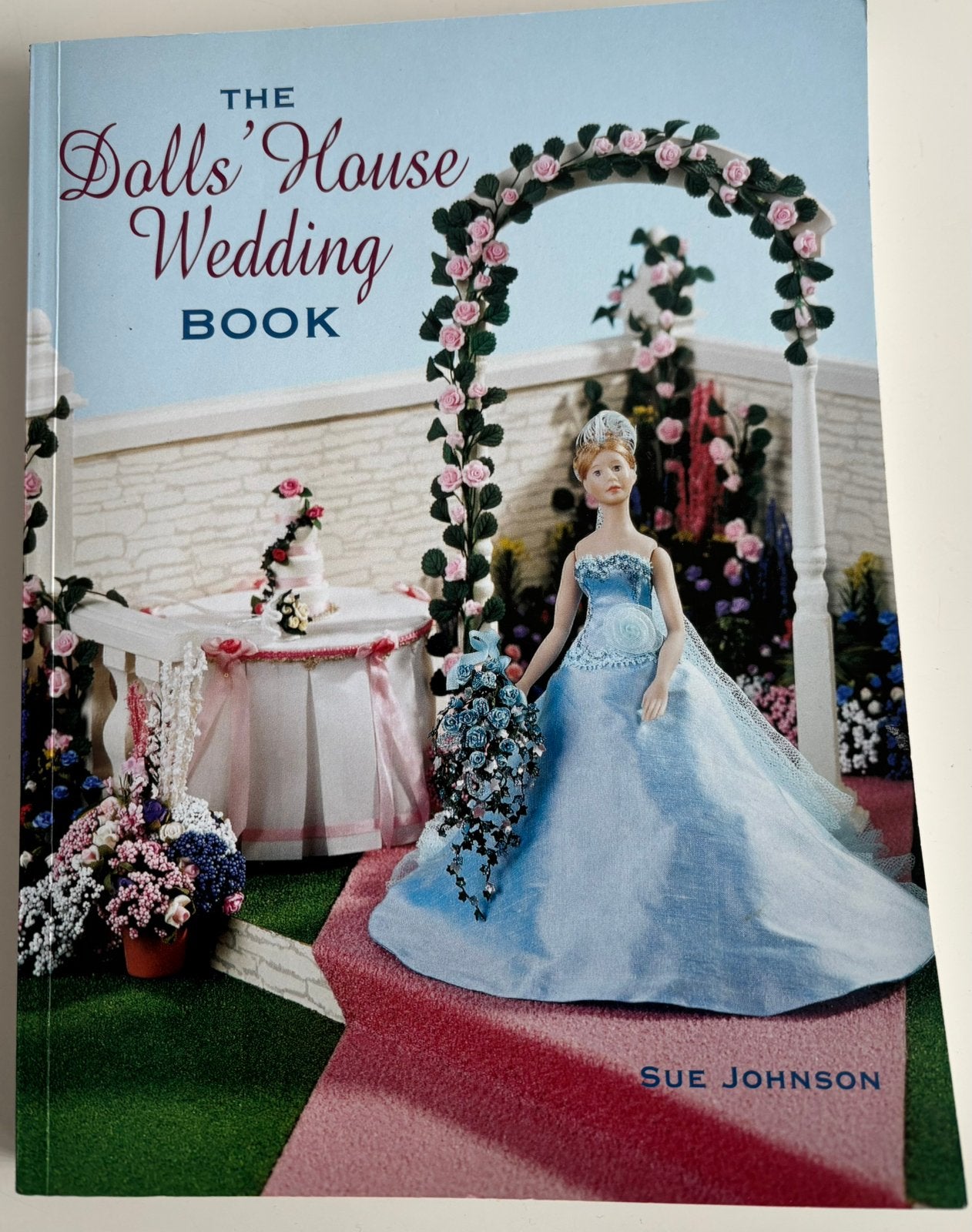 Dolls house wedding boek, Ophalen of Verzenden, Zo goed als nieuw, Borduren en Naaien