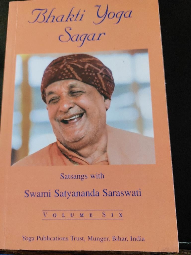 Bhakti Yoga Sagar - Satsangs with Swami Satyananda Saraswati, Boeken, Ophalen of Verzenden, Zo goed als nieuw, Esoterie en Spiritualiteit