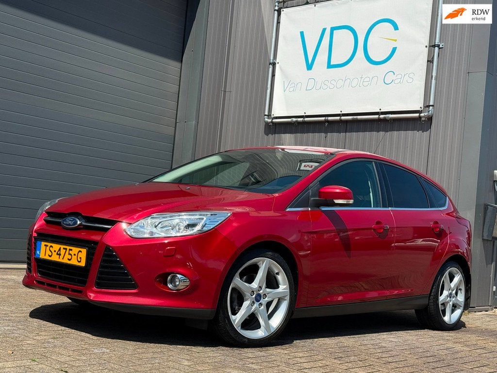 Ford Focus 1.6 TI-VCT Titanium | Automaat | Leder | Xenon, Auto's, Ford, 125 pk, Gebruikt, Zwart, 4 cilinders