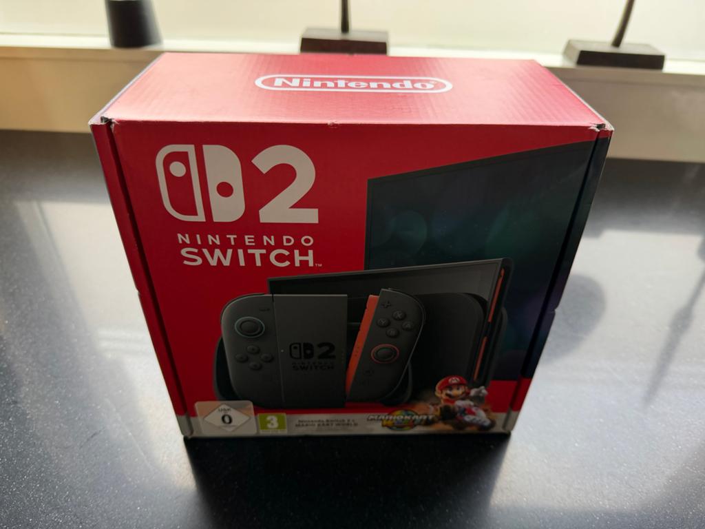 Nintendo Switch 2, Spelcomputers en Games, Spelcomputers | Nintendo Switch, Ophalen of Verzenden, Zo goed als nieuw, Met 2 controllers