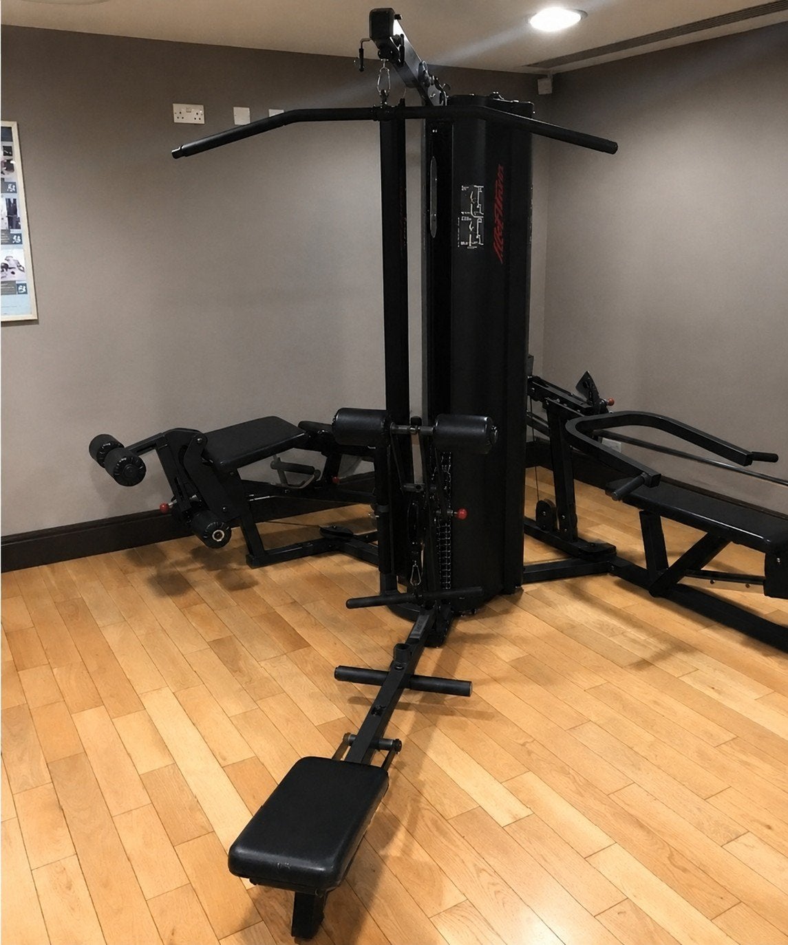 Life Fitness 3 Stack Multi Gym, Sport en Fitness, Fitnessapparatuur, Ophalen, Benen, Gebruikt, Krachtstation