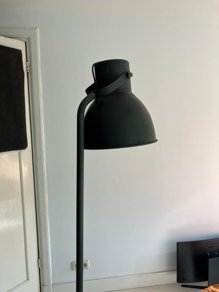 Staande ikea lamp, Huis en Inrichting, Ophalen, Zo goed als nieuw, 150 tot 200 cm
