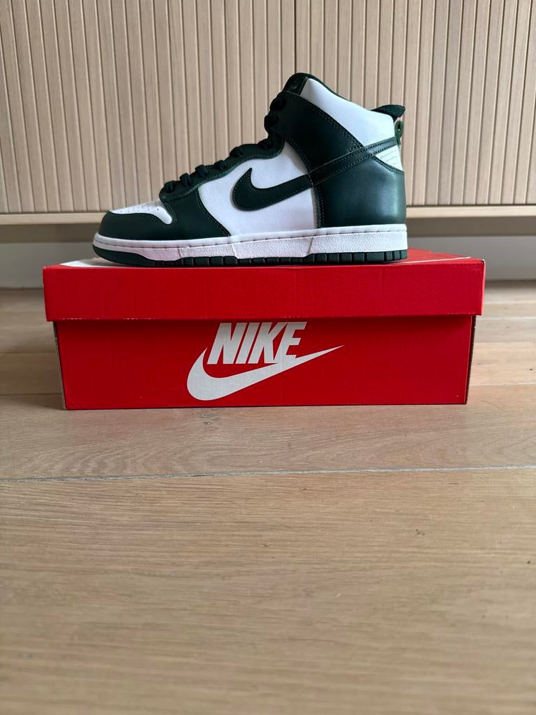 Nike Dunk High Forest Green - Maat 43, Ophalen of Verzenden, Nieuw, Overige kleuren, Sneakers of Gympen