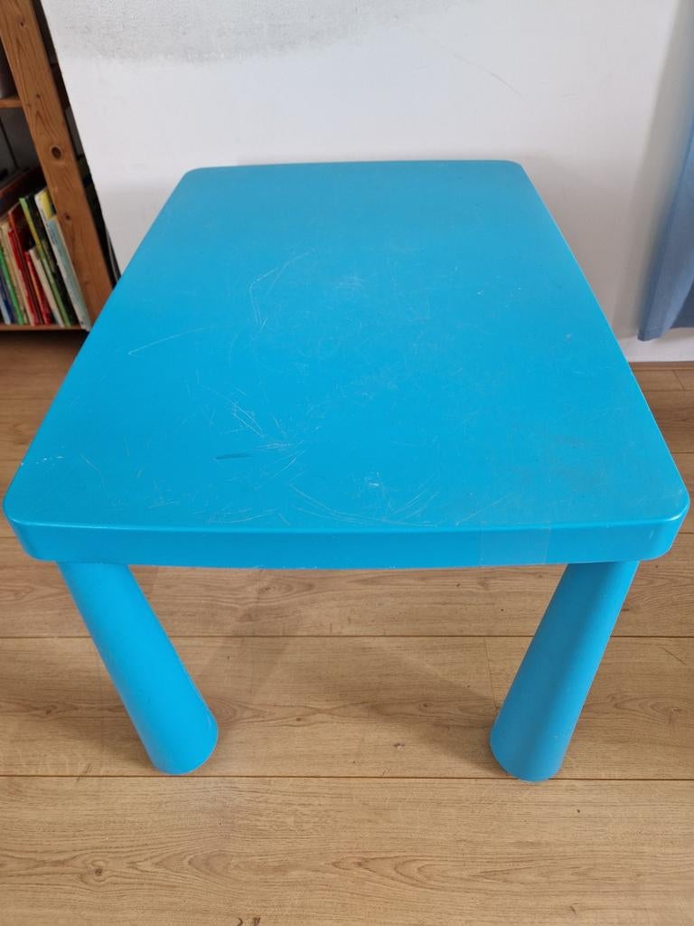 Tafeltje en stoeltje van IKEA, Kinderen en Baby's, Kinderkamer | Tafels en Stoelen, Ophalen, Gebruikt, Tafel(s) en Stoel(en)